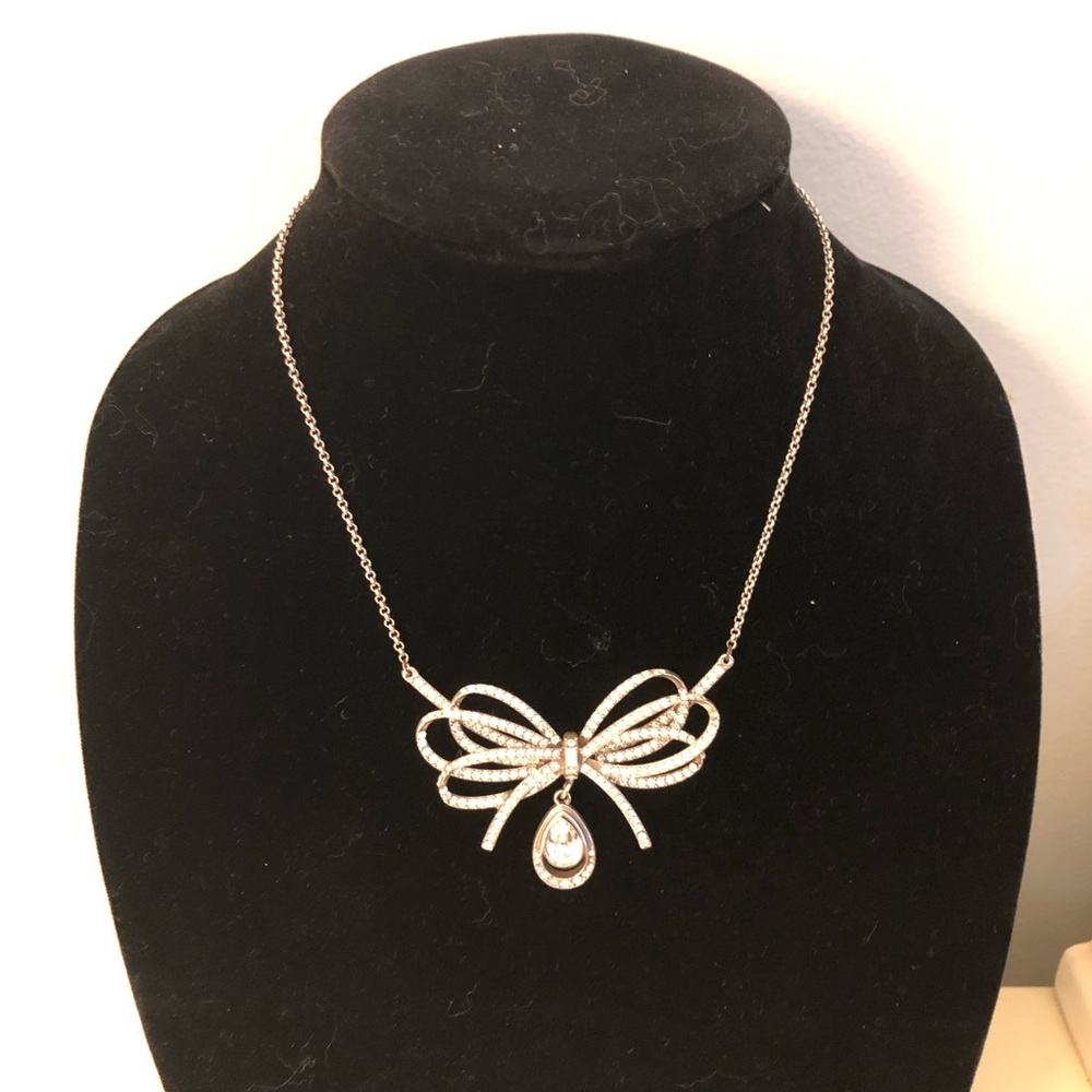 Gorgeous Silver Bow Necklace with stone